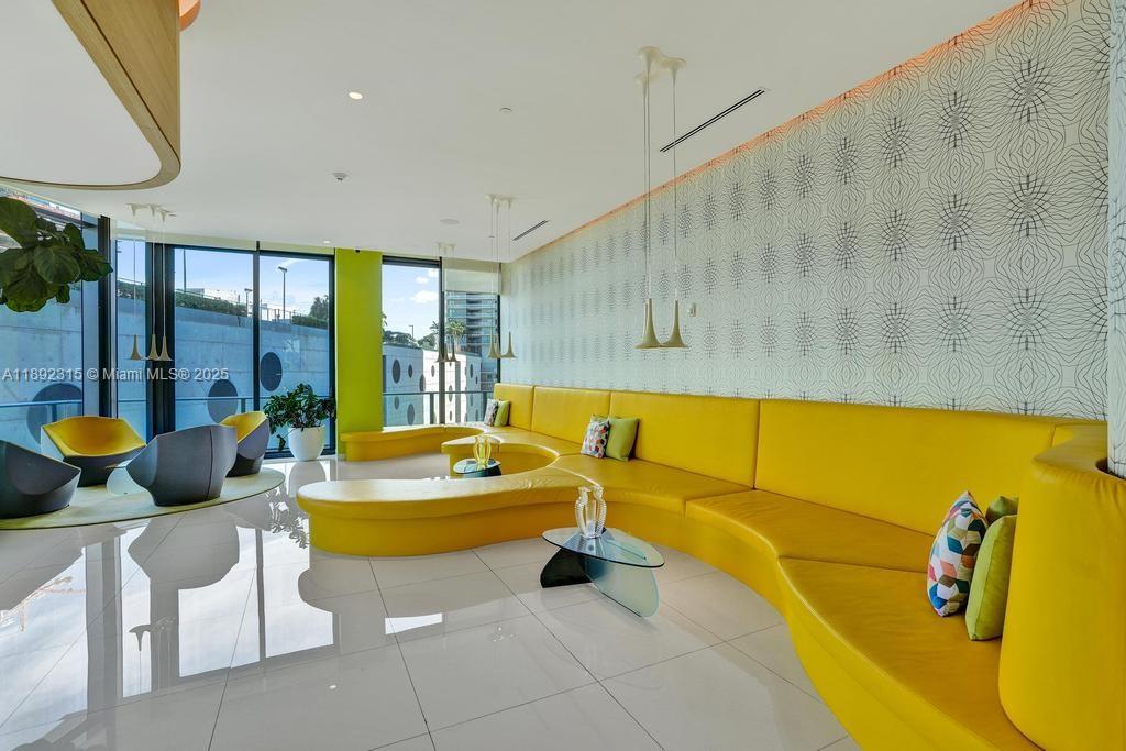 501 NE 31st St Unit: PH4101