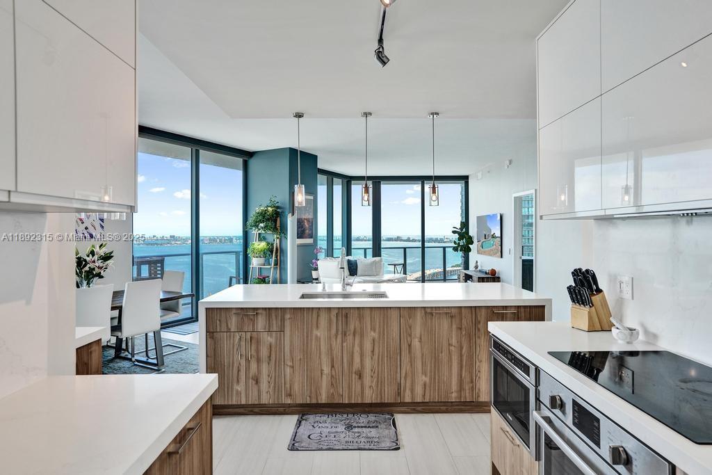 501 NE 31st St Unit: PH4101