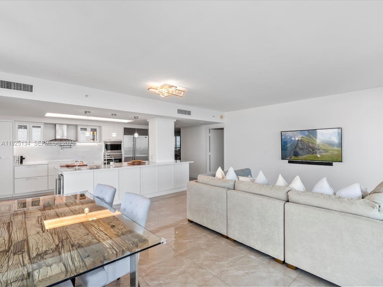 1331 Brickell Bay Dr # 1811