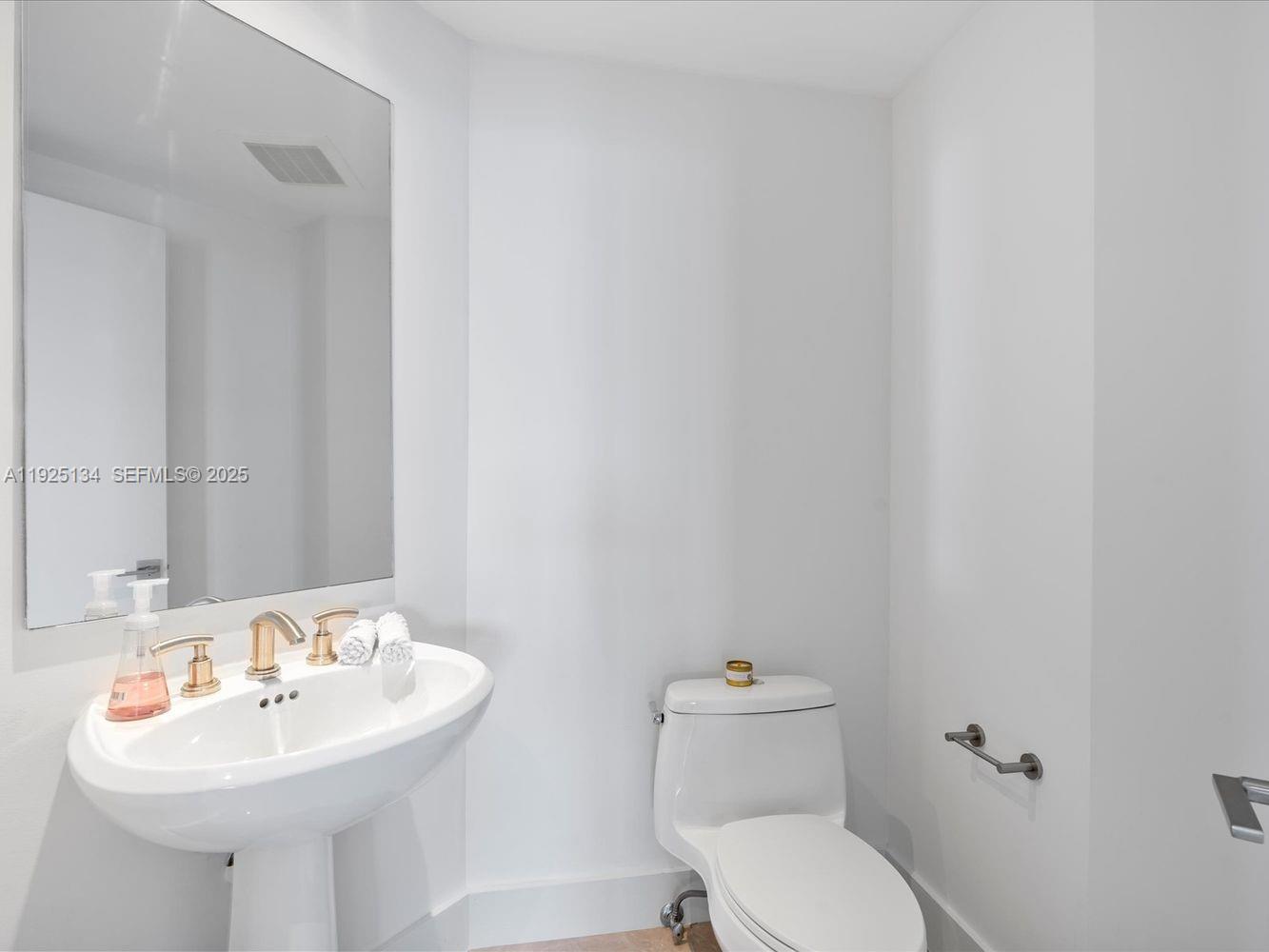 1331 Brickell Bay Dr # 1811