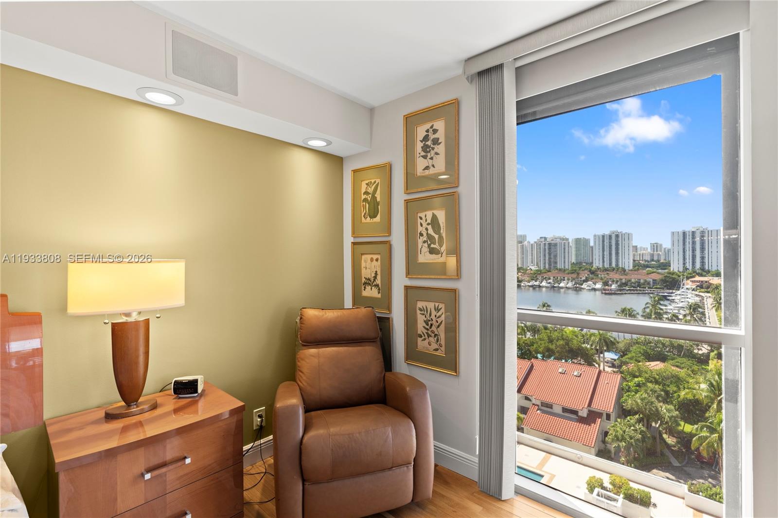 3598 Yacht Club Dr # 1003