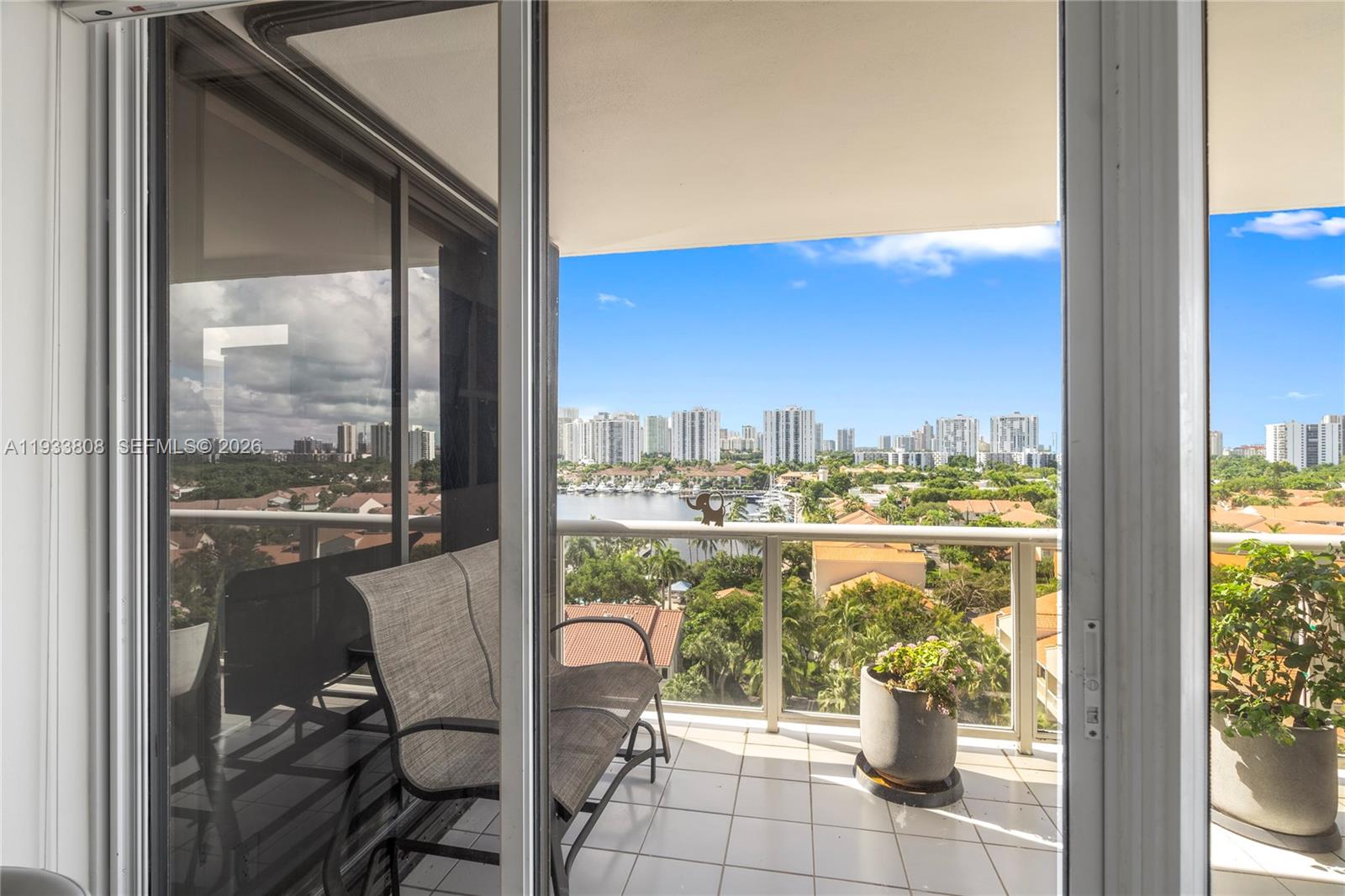 3598 Yacht Club Dr # 1003