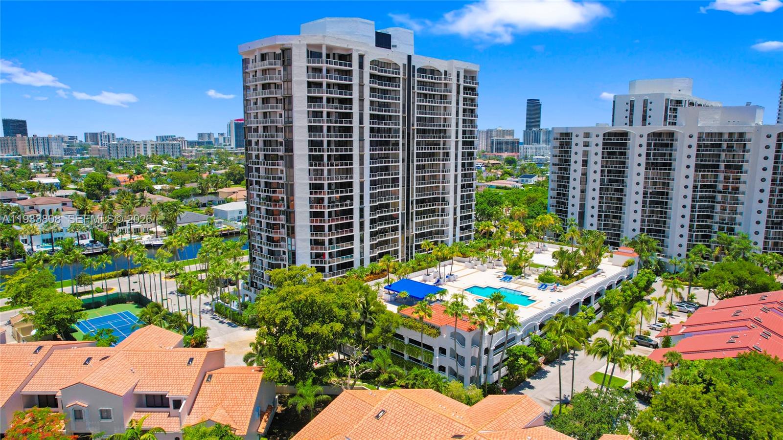 3598 Yacht Club Dr # 1003