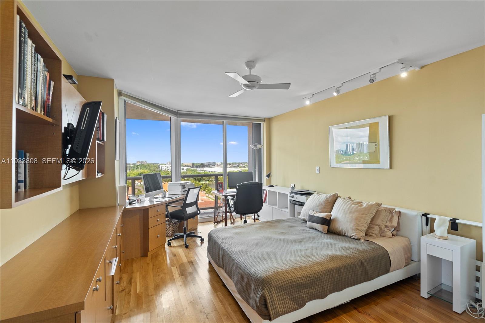 3598 Yacht Club Dr # 1003