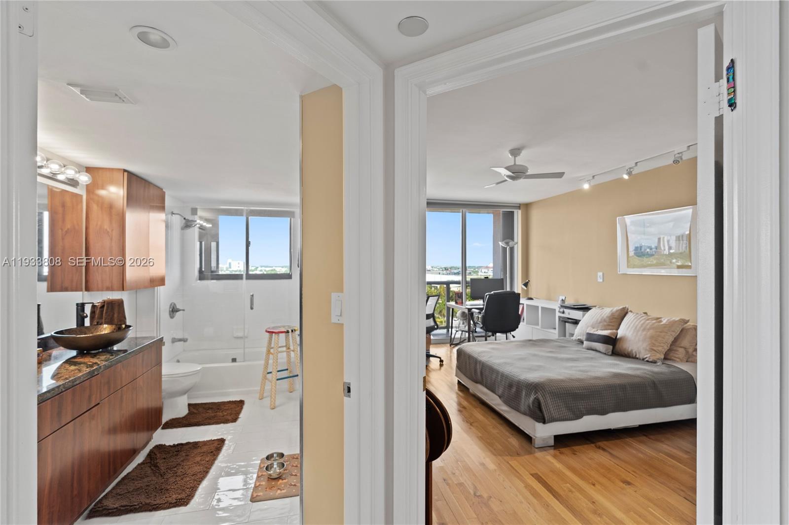 3598 Yacht Club Dr # 1003