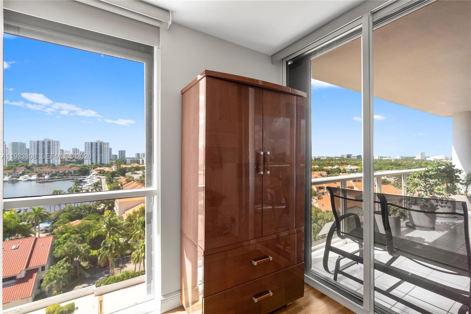 3598 Yacht Club Dr # 1003