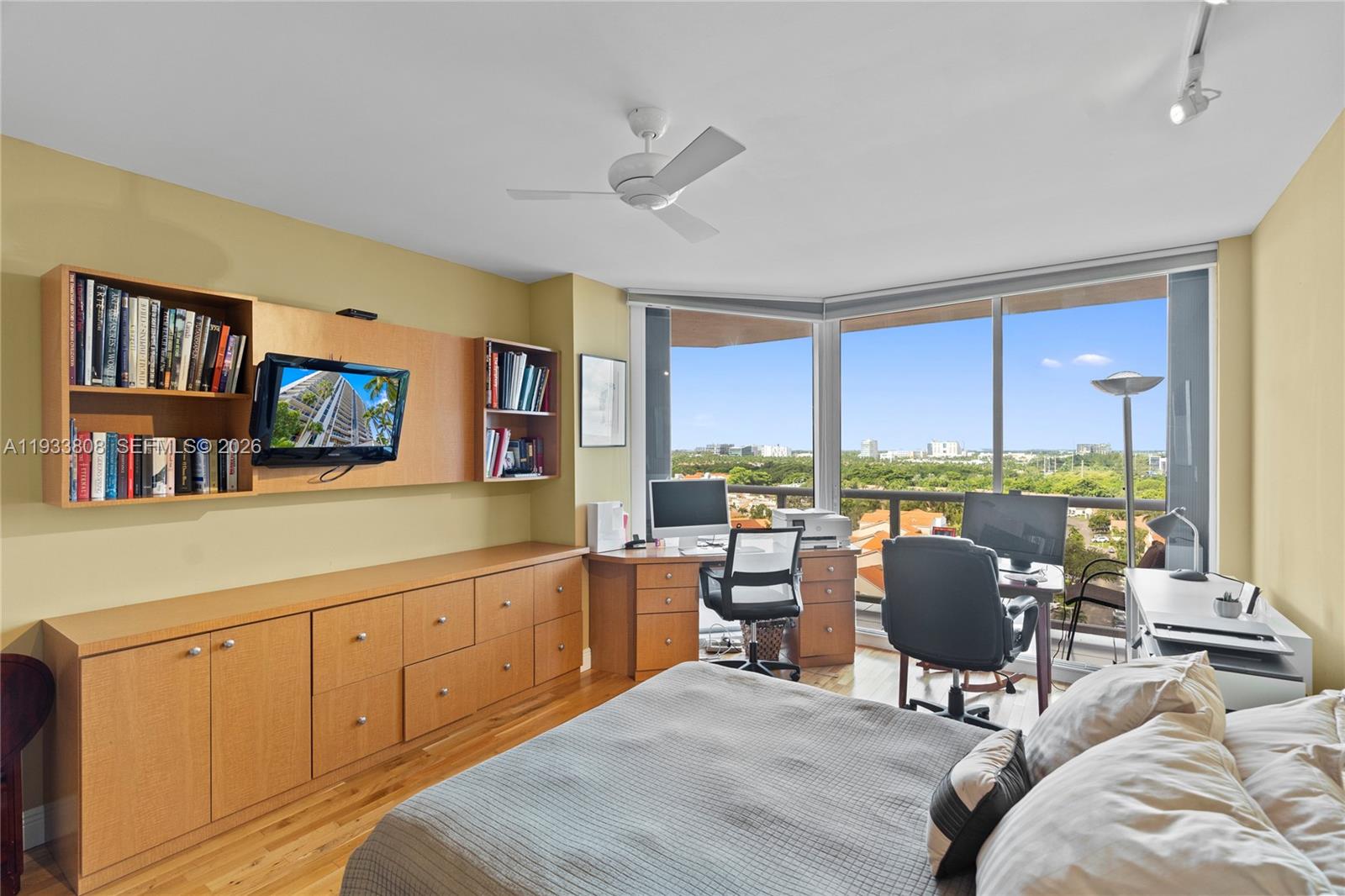 3598 Yacht Club Dr # 1003