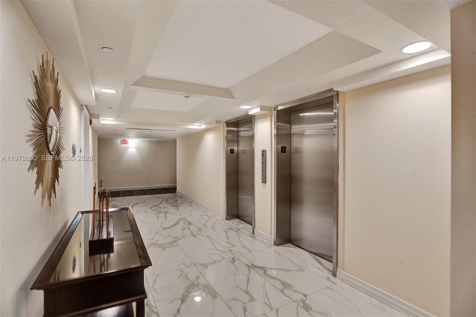 6917 Collins Ave # 915