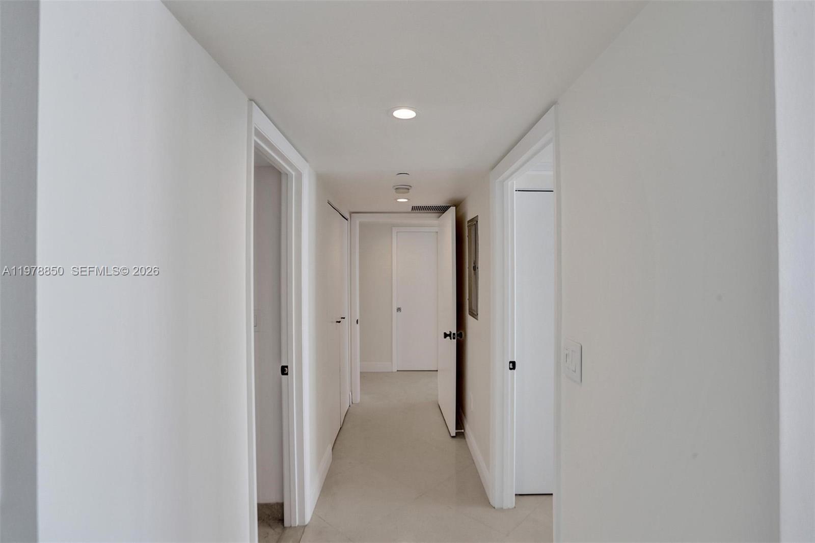 6917 Collins Ave # 915