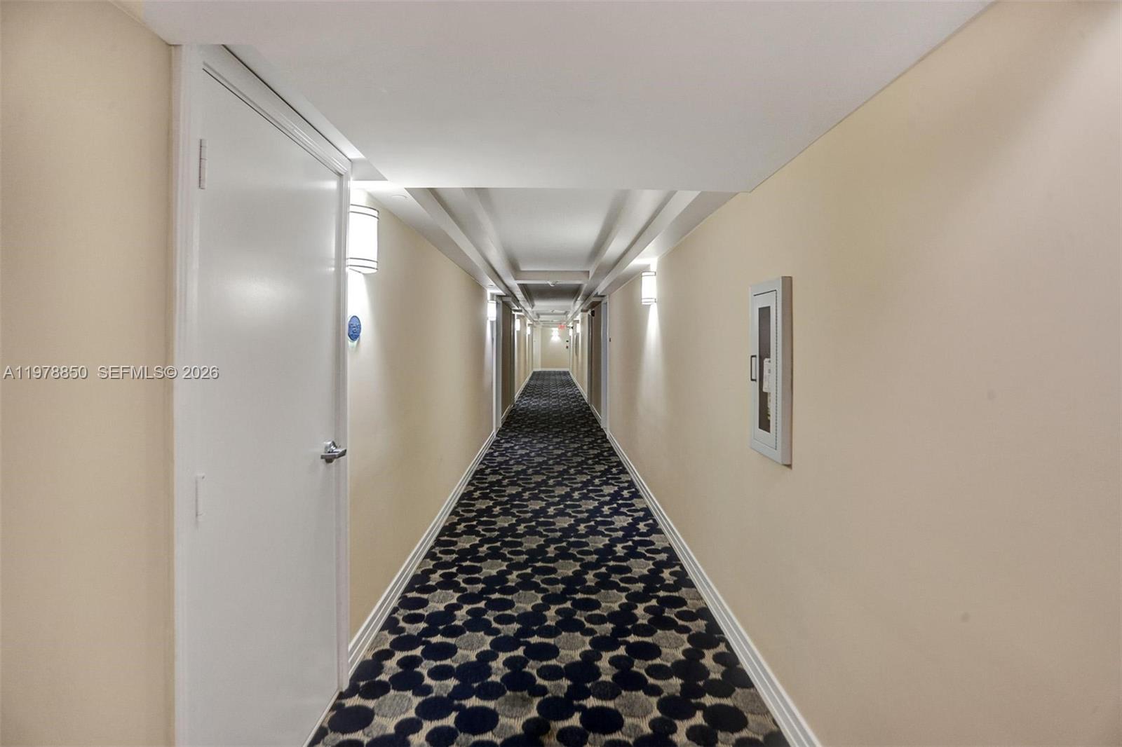 6917 Collins Ave # 915