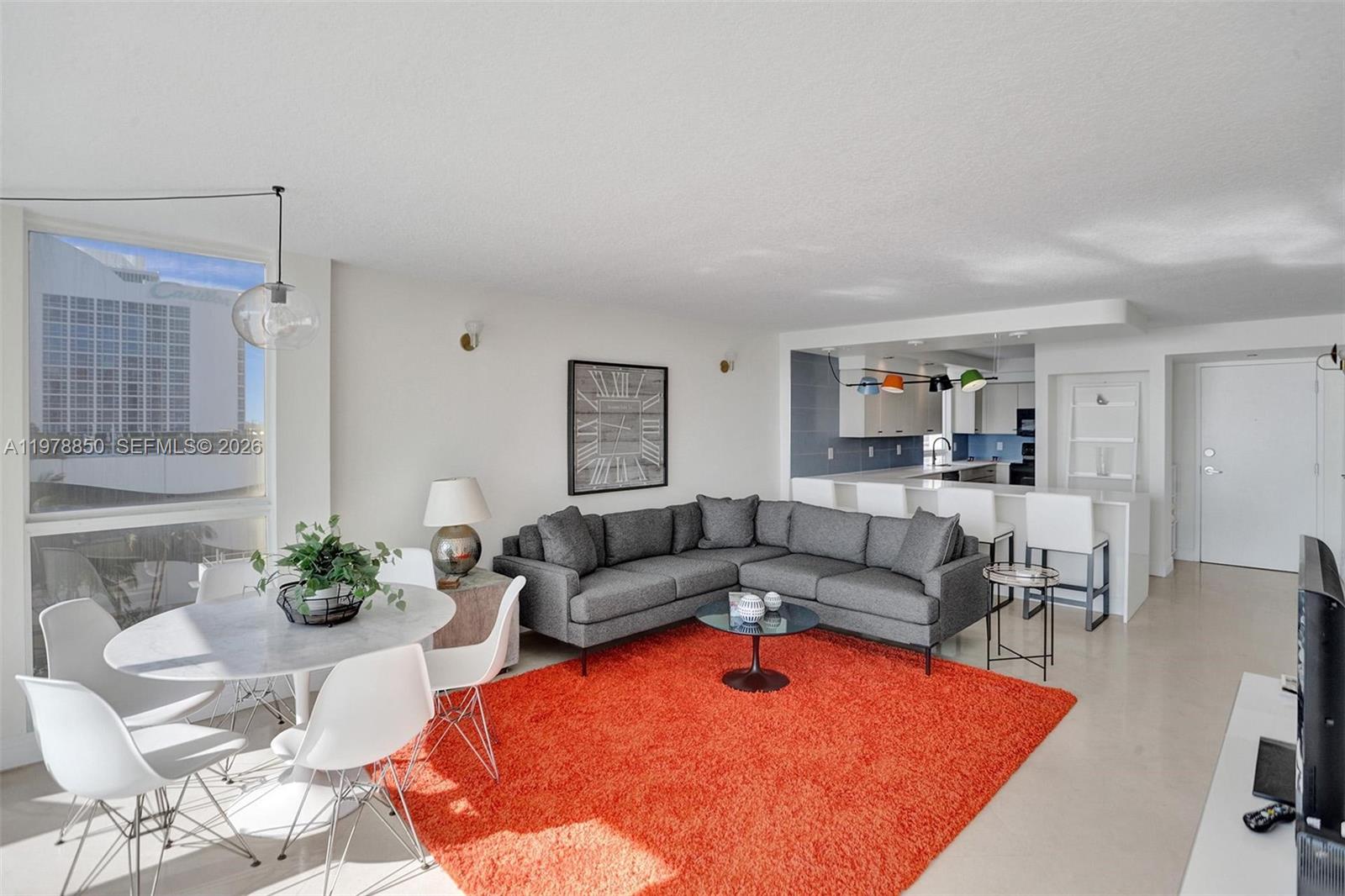 6917 Collins Ave # 915