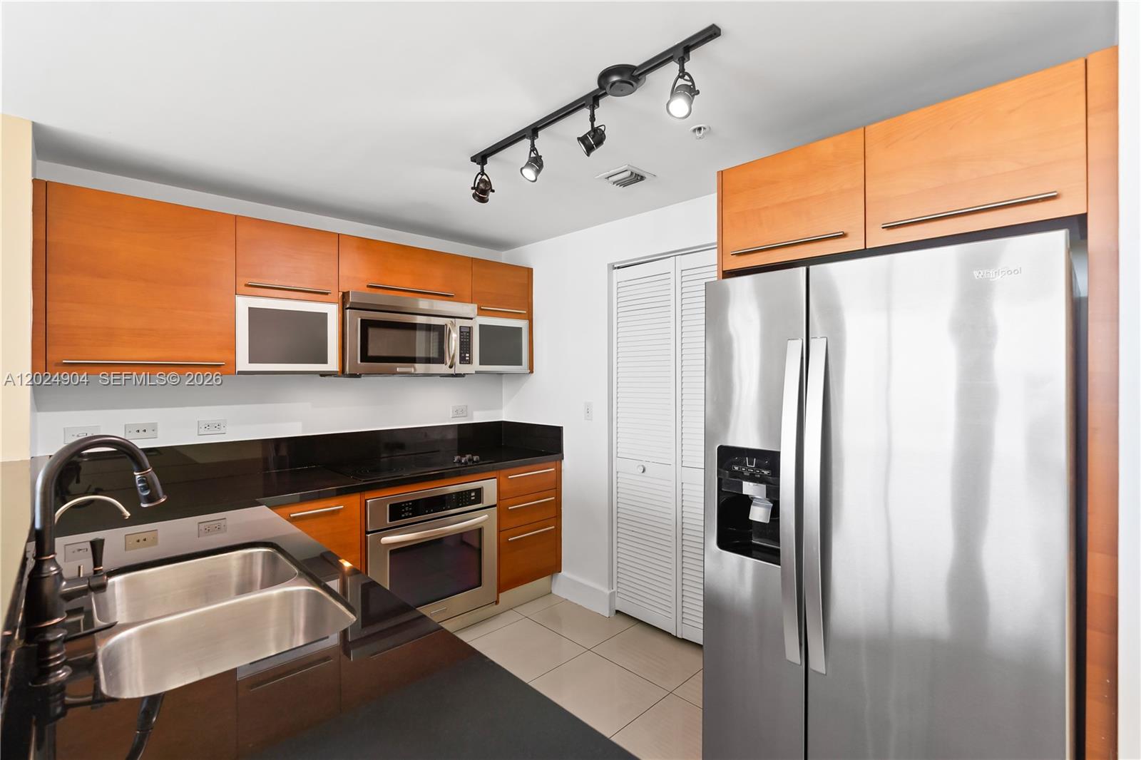 244 Biscayne Blvd # 3108
