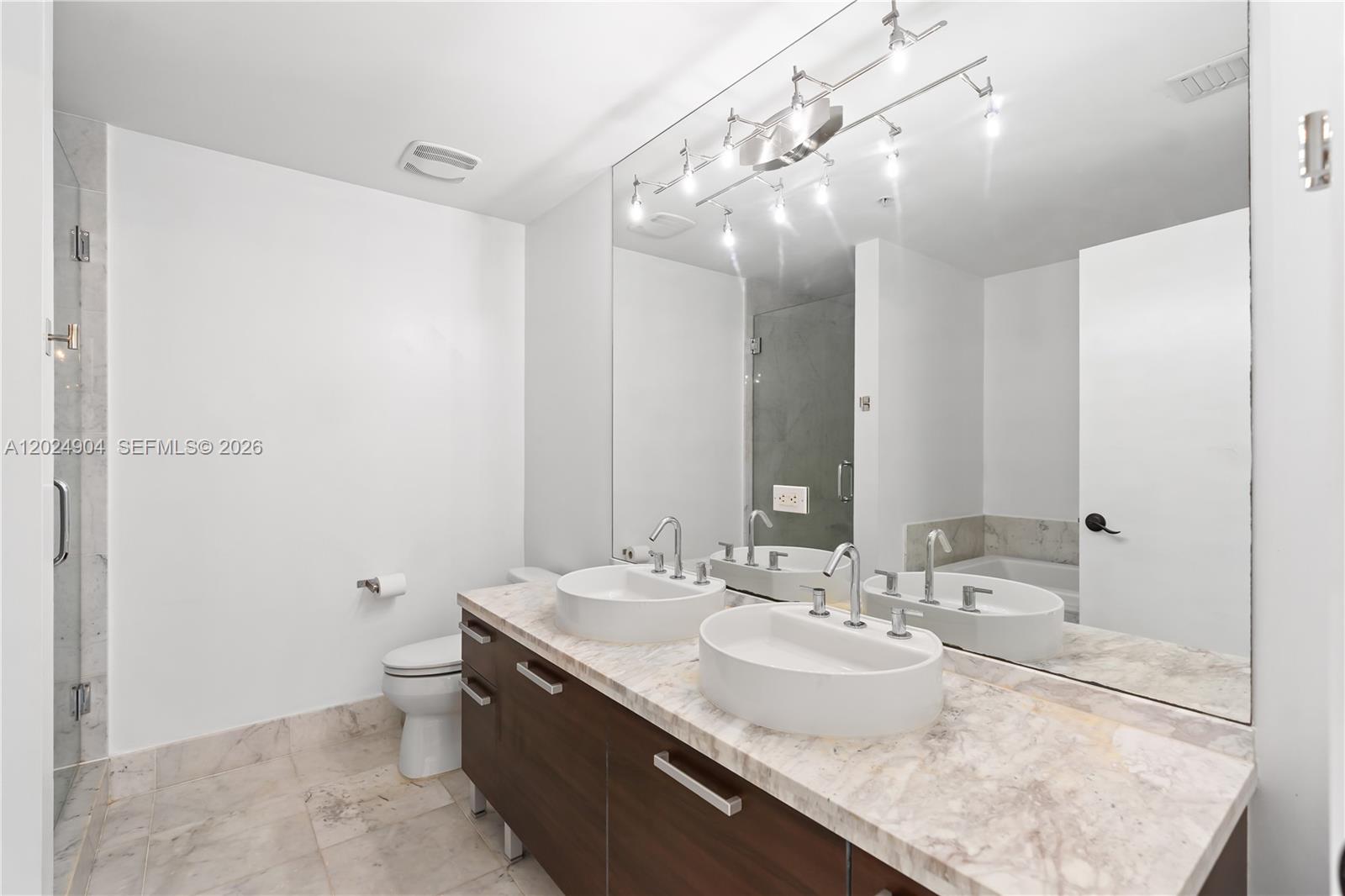 244 Biscayne Blvd # 3108