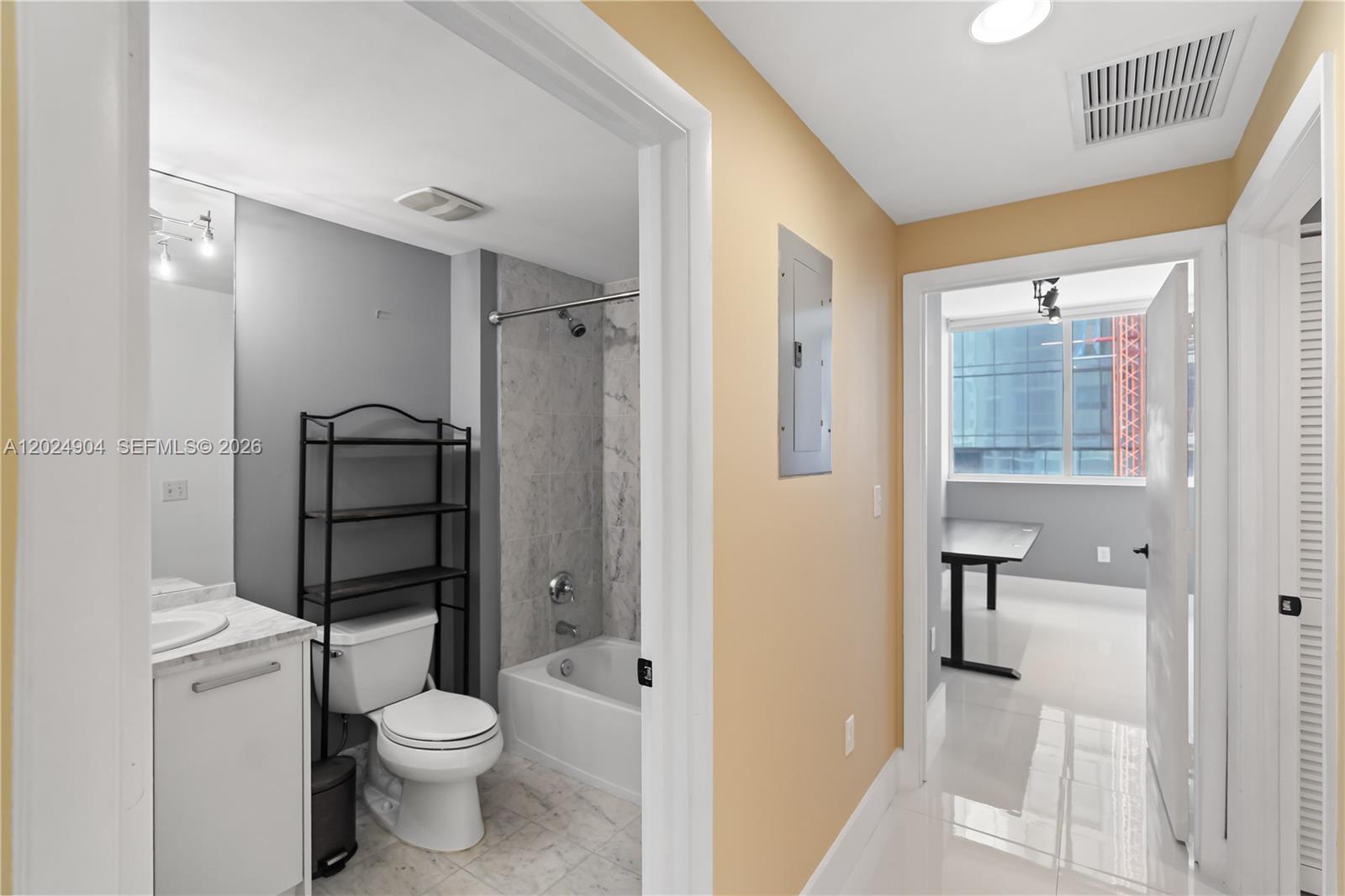 244 Biscayne Blvd # 3108