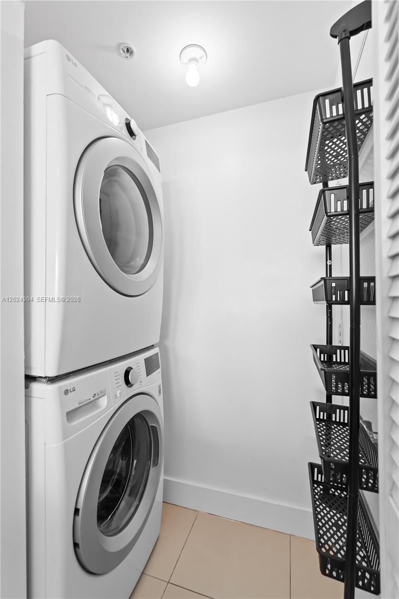 244 Biscayne Blvd # 3108