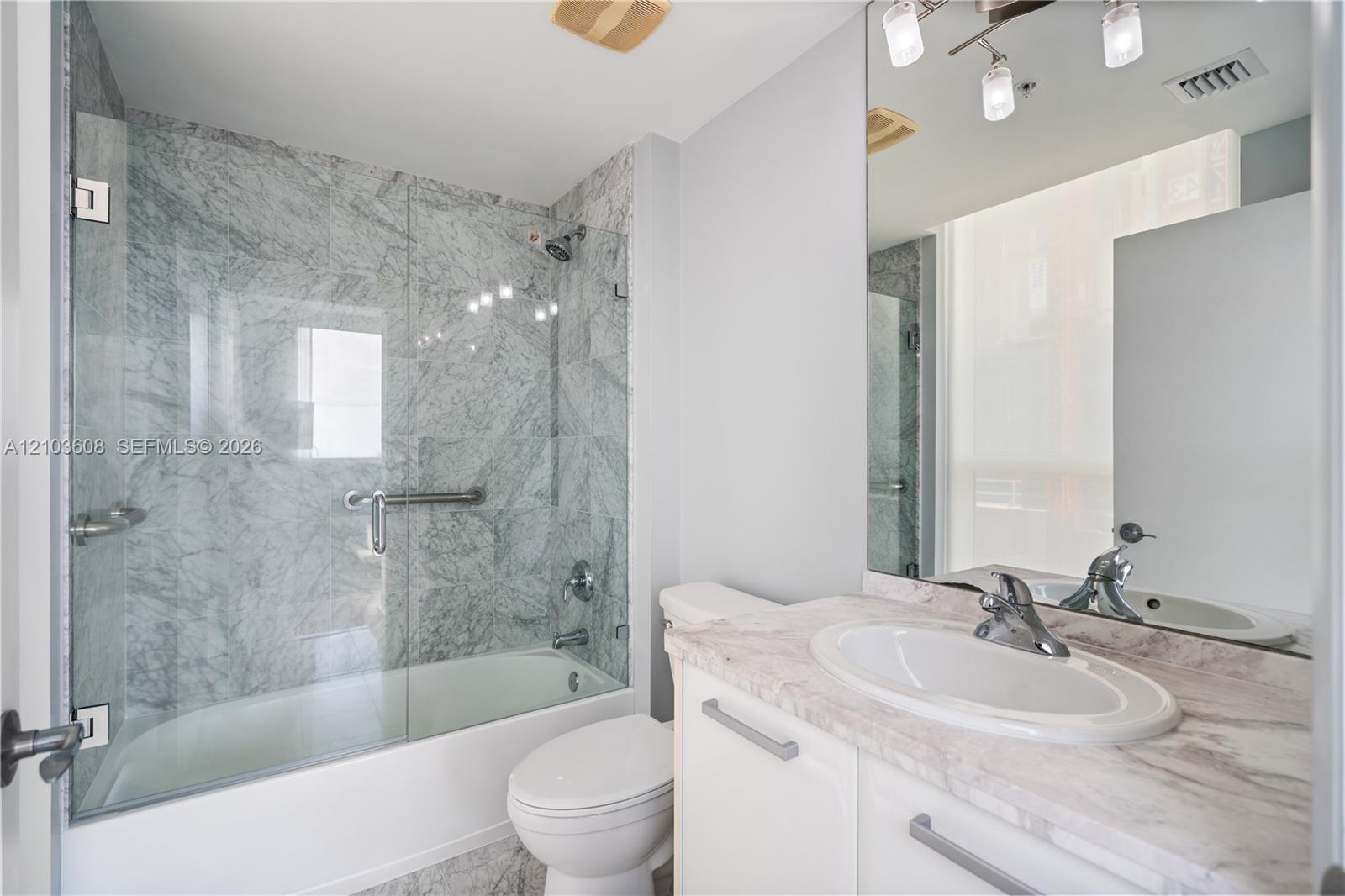 244 Biscayne Blvd # 4308