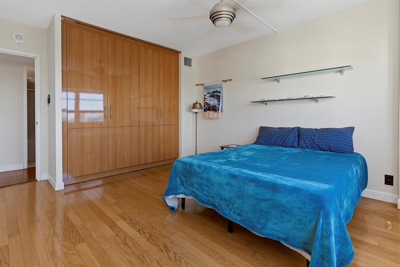 2500 E Las Olas Boulevard # 1703