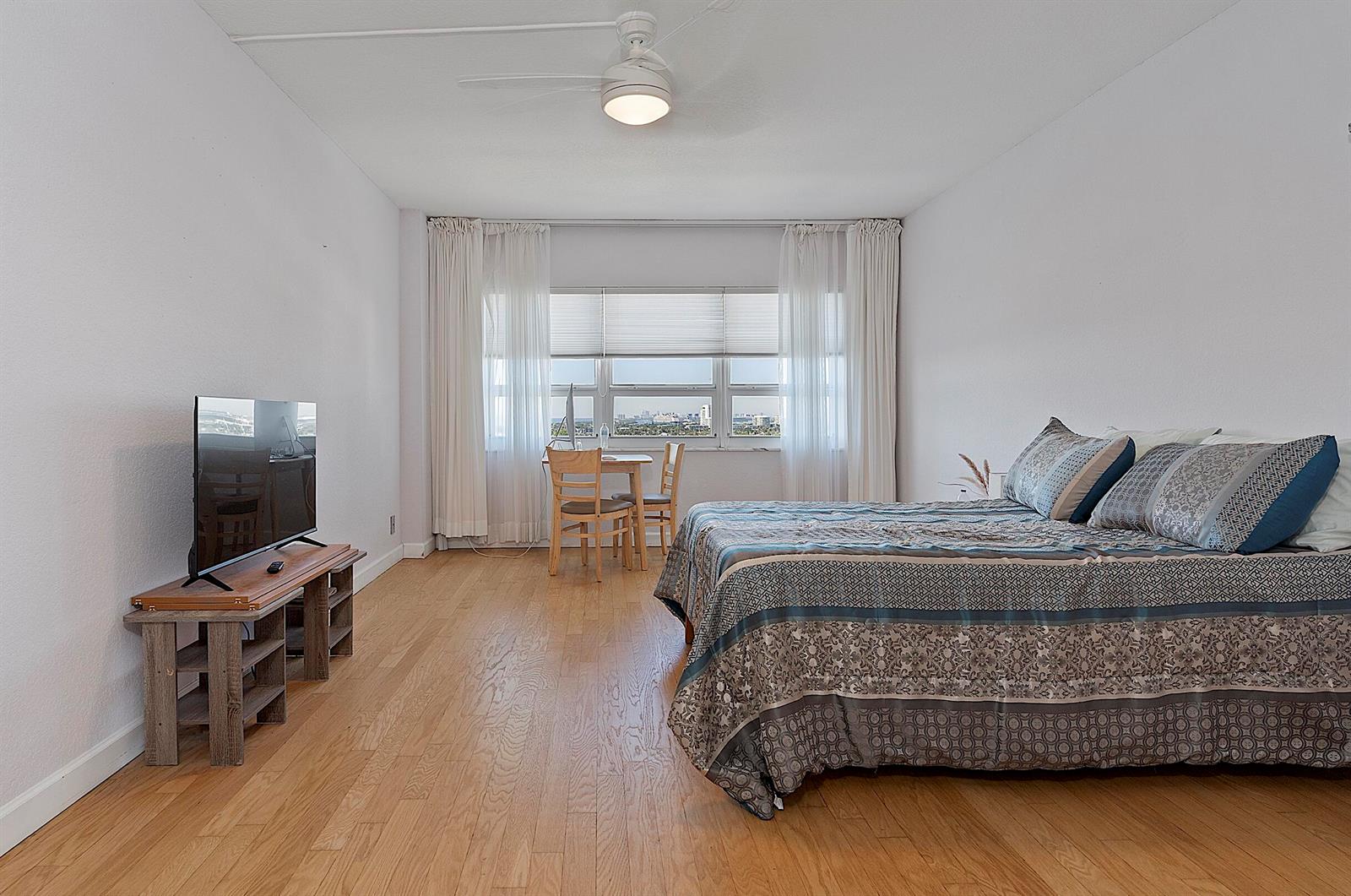 2500 E Las Olas Boulevard # 1703
