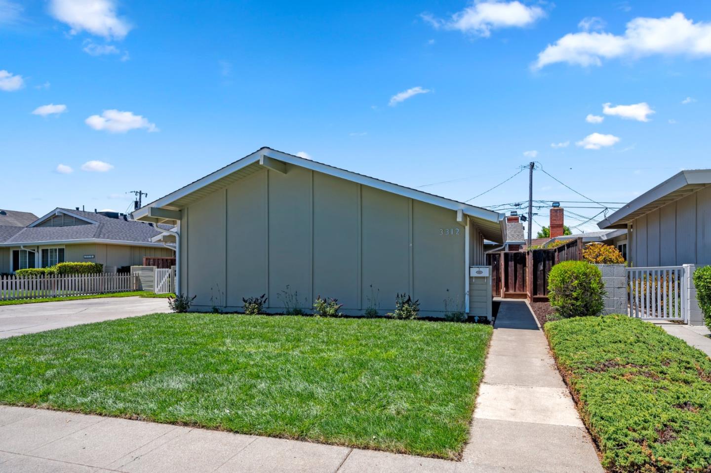 3312-3314 Los Prados Street