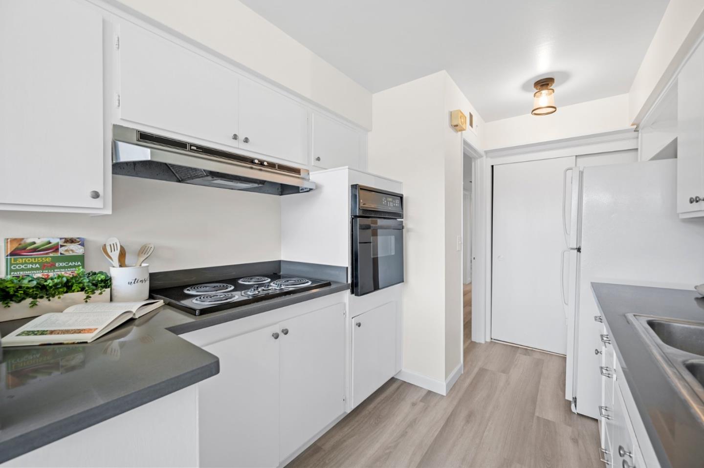 3312-3314 Los Prados Street