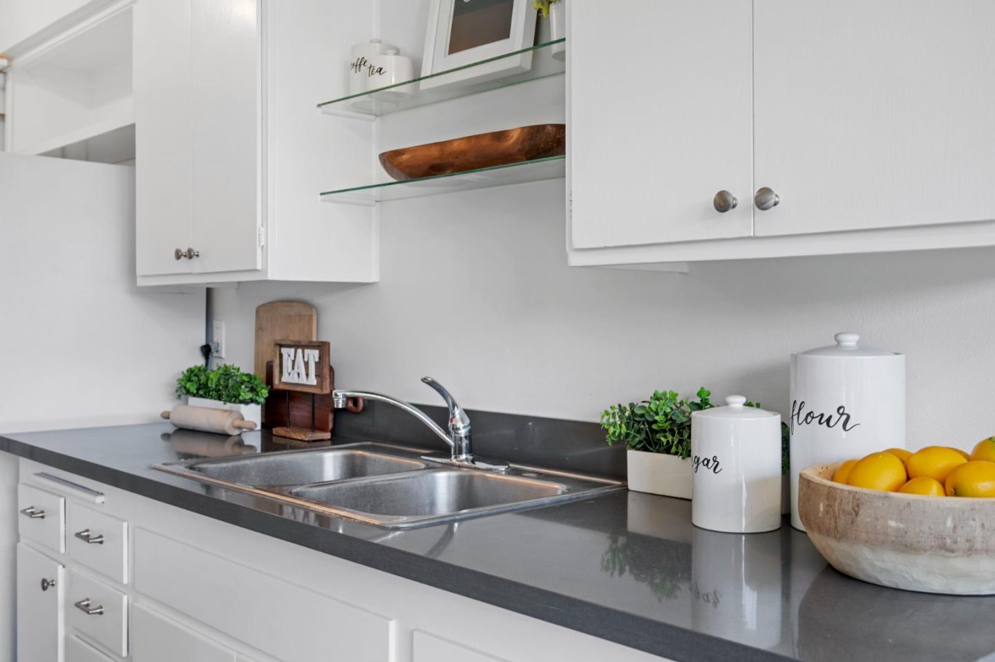 3312-3314 Los Prados Street