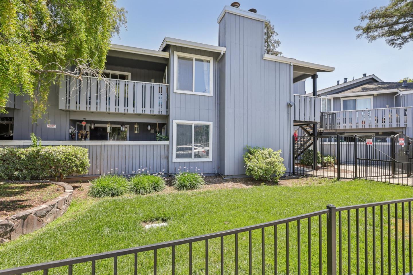 106 Rancho Drive # G