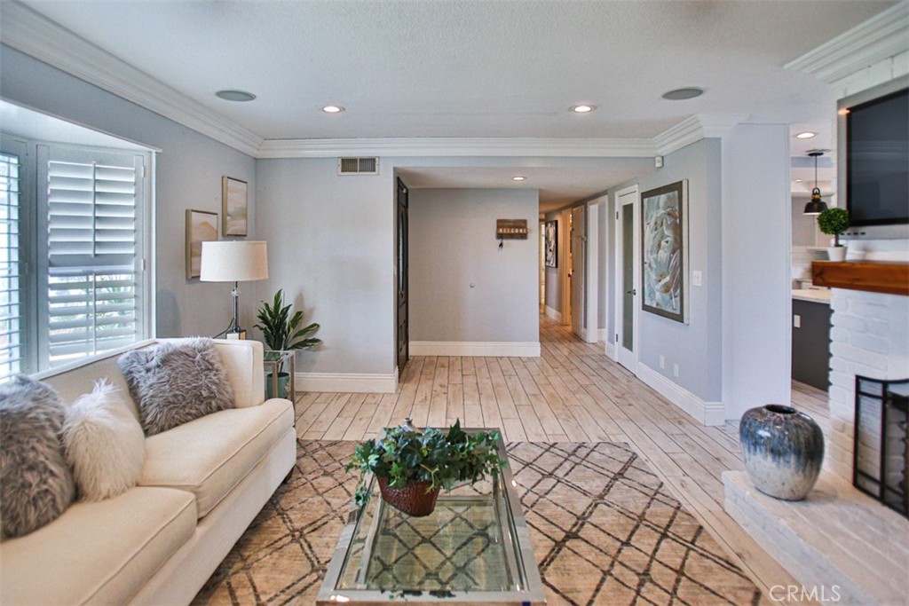 1232 E Vanowen Avenue