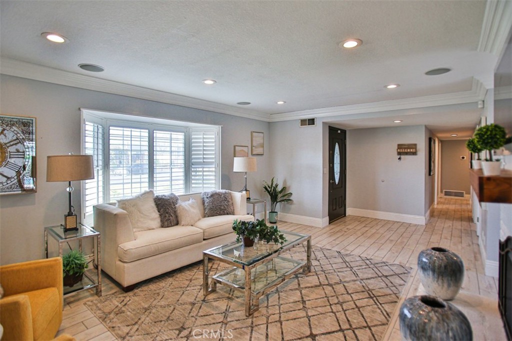 1232 E Vanowen Avenue