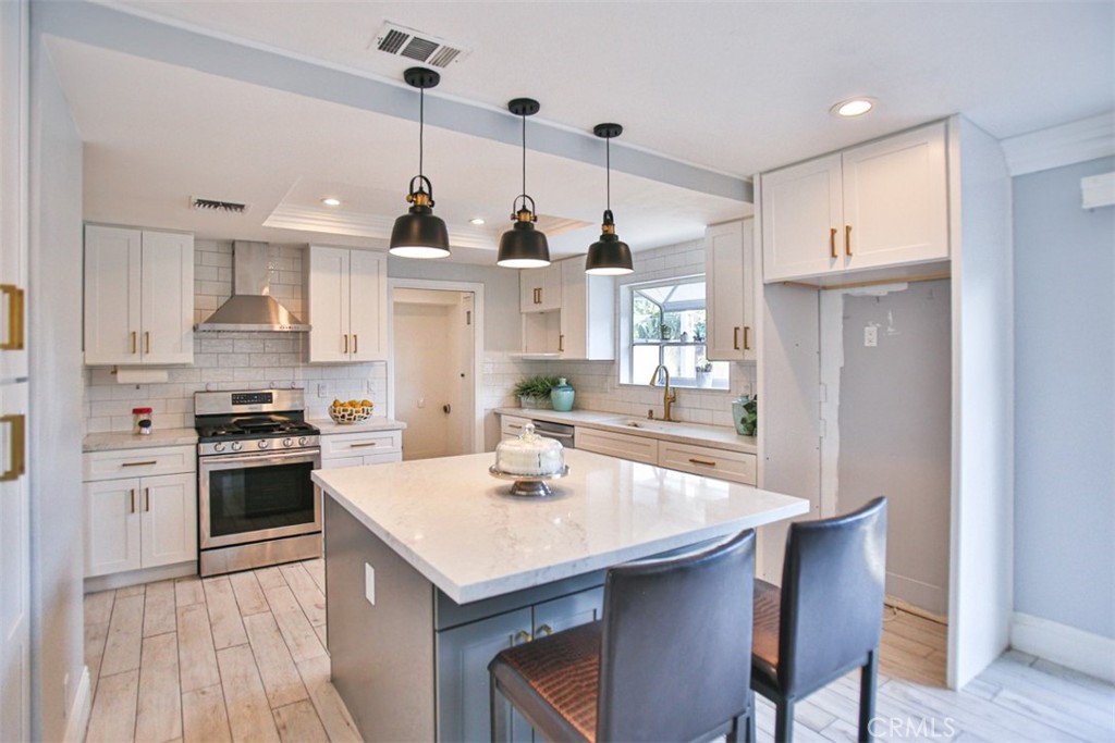 1232 E Vanowen Avenue