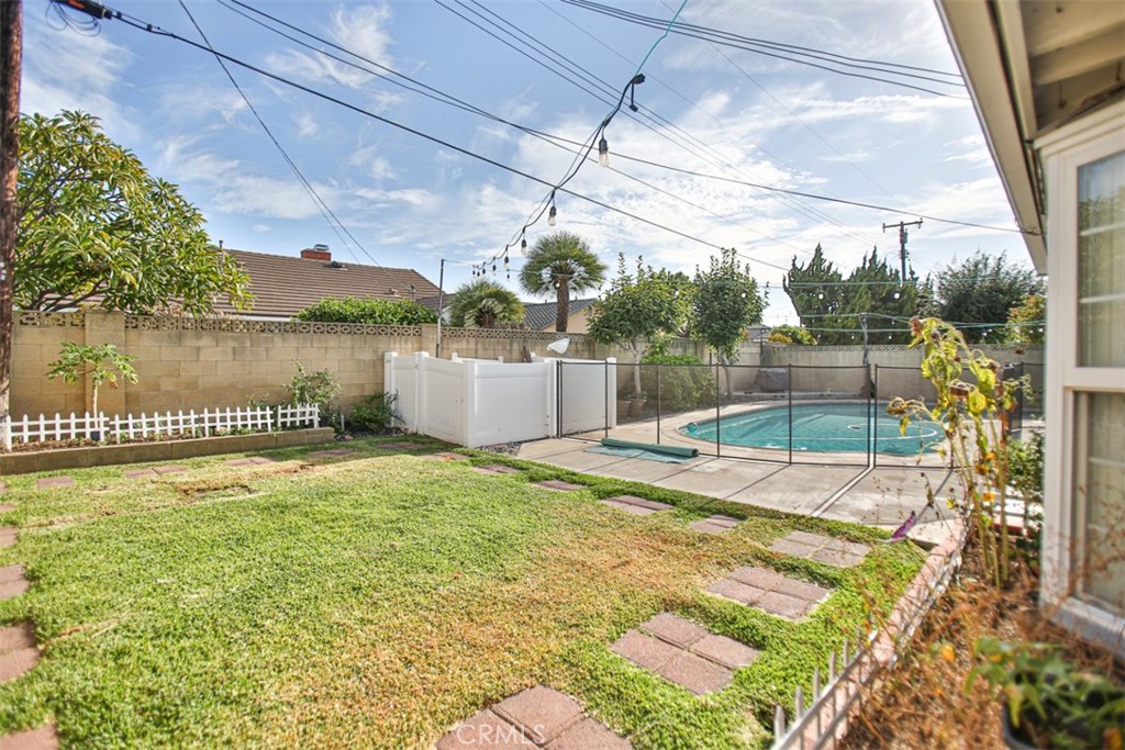 1232 E Vanowen Avenue