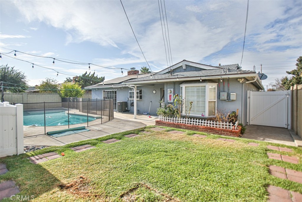 1232 E Vanowen Avenue