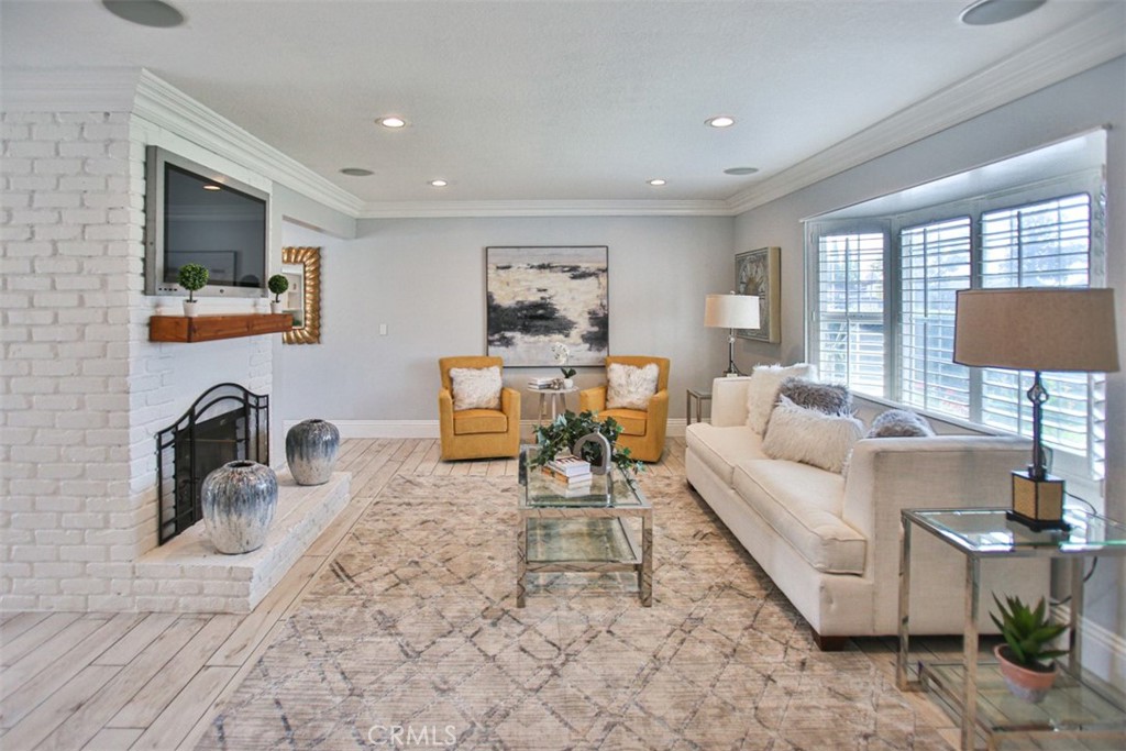 1232 E Vanowen Avenue