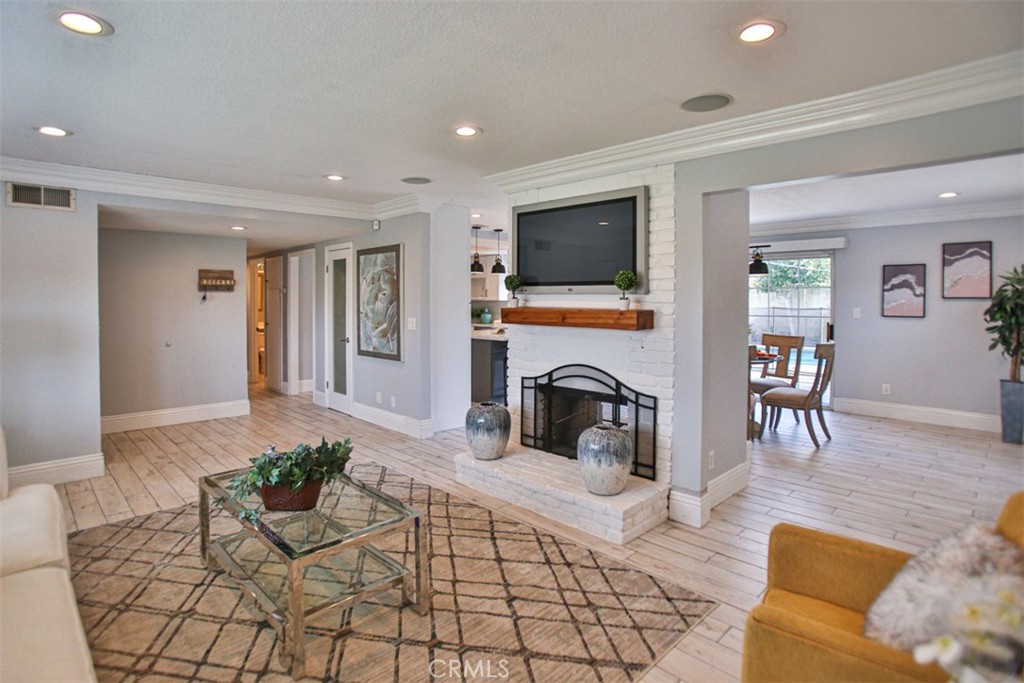 1232 E Vanowen Avenue