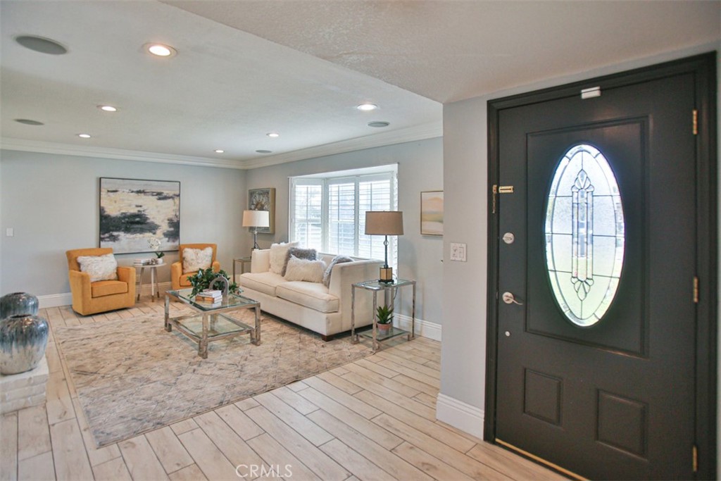 1232 E Vanowen Avenue