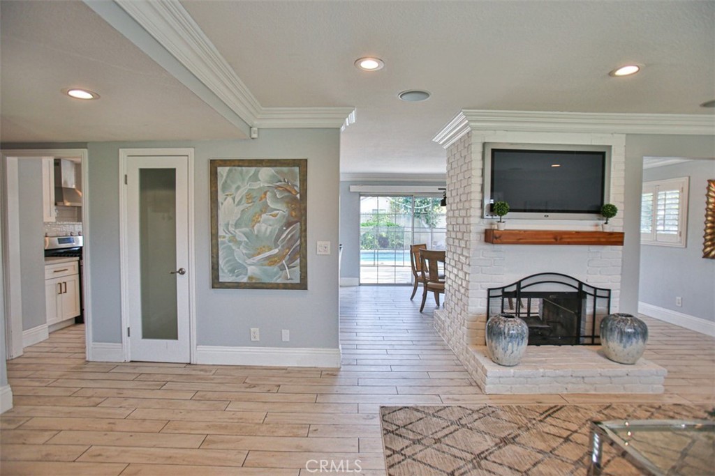 1232 E Vanowen Avenue