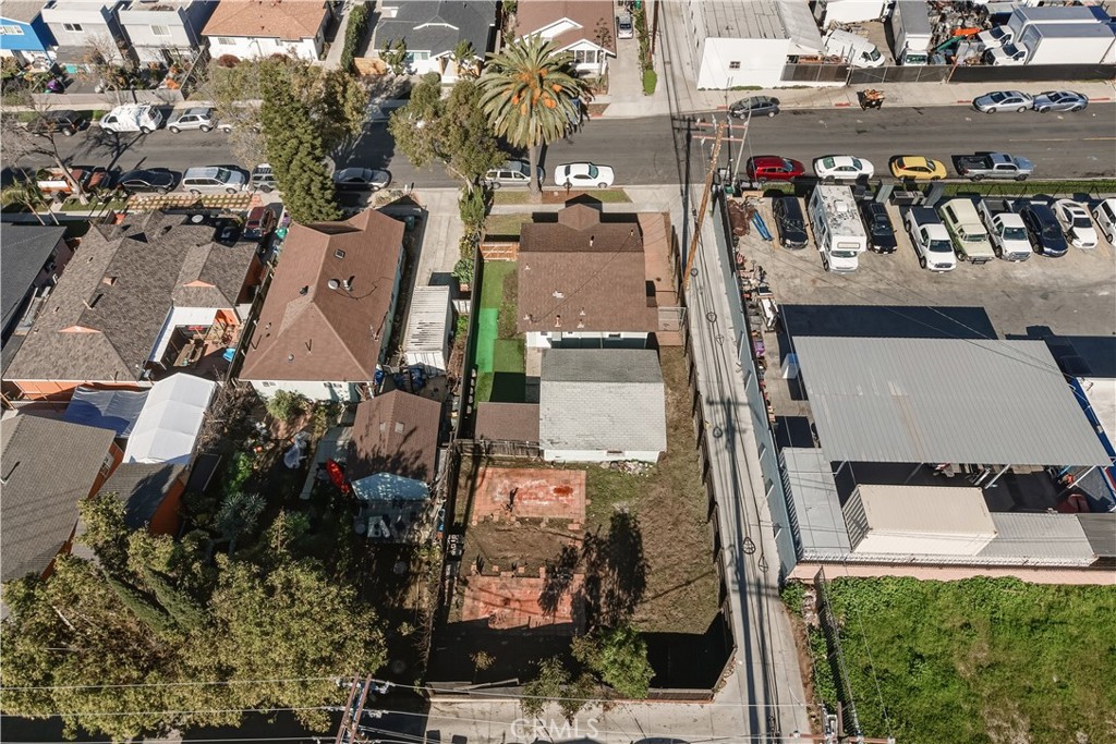 240 E Eldridge