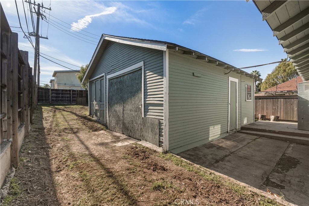240 E Eldridge