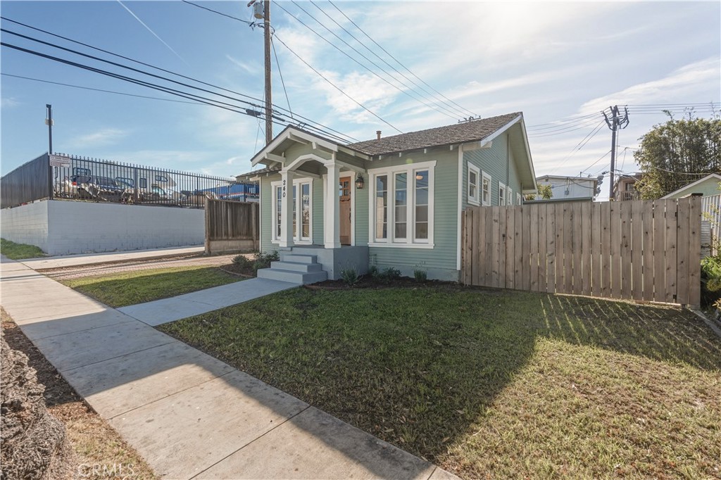 240 E Eldridge