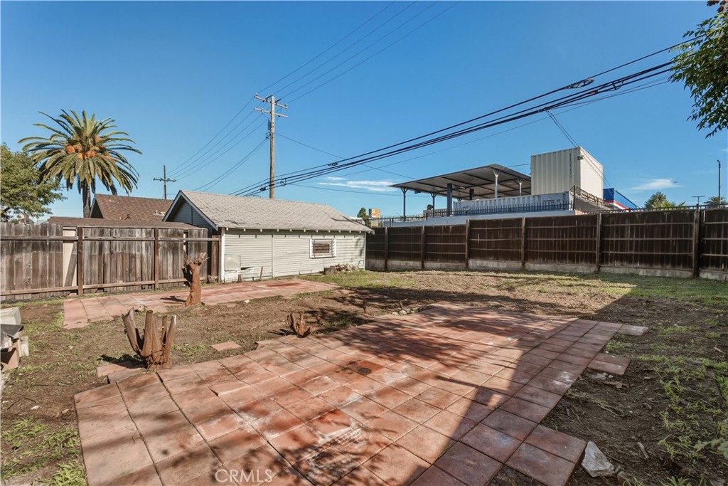 240 E Eldridge