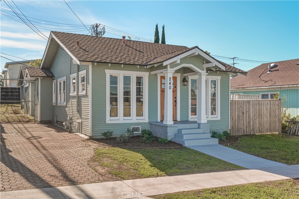 240 E Eldridge
