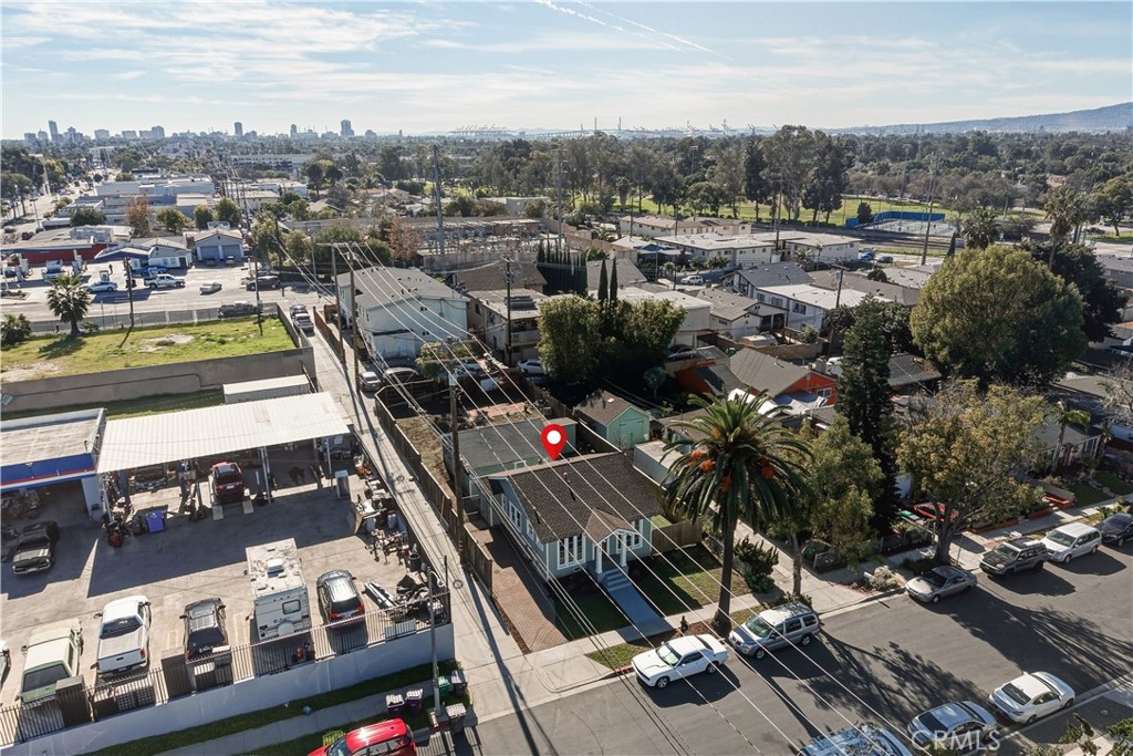 240 E Eldridge