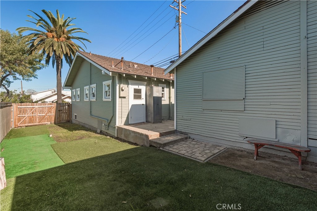 240 E Eldridge
