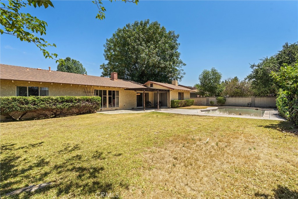 3412 N San Joaquin