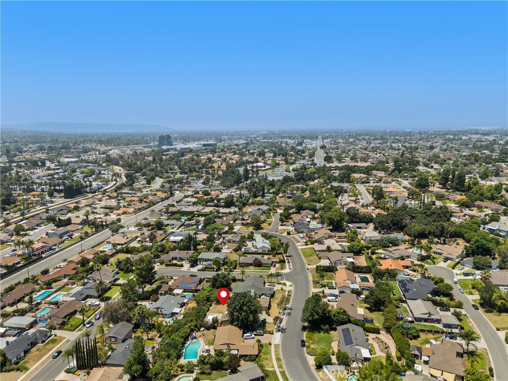 3412 N San Joaquin