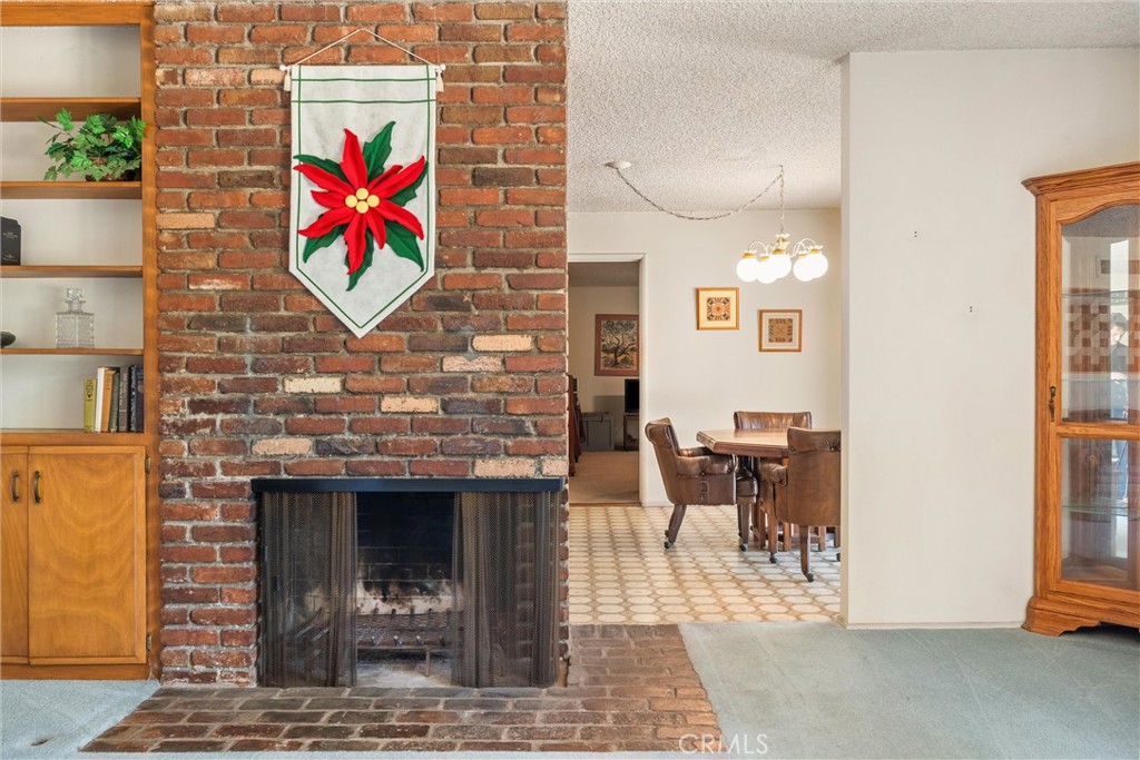 3412 N San Joaquin