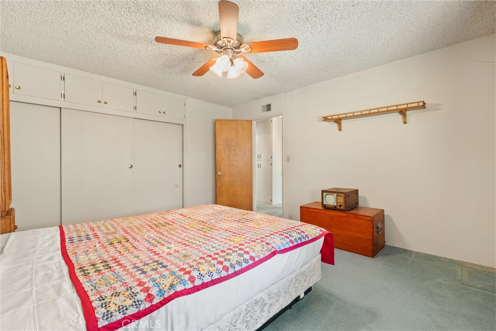 3412 N San Joaquin