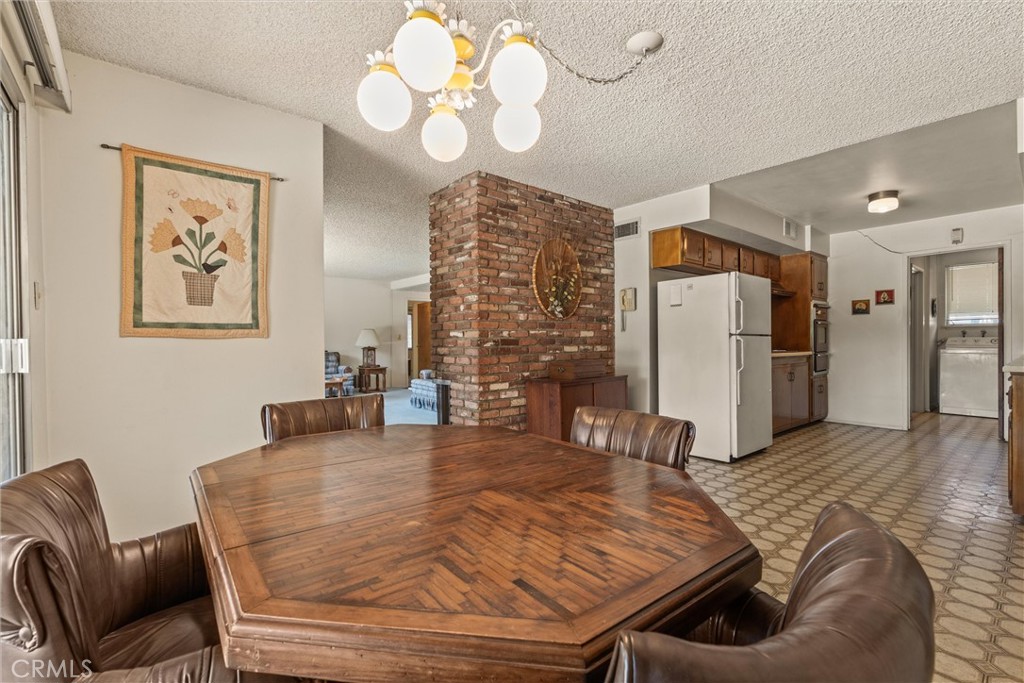 3412 N San Joaquin