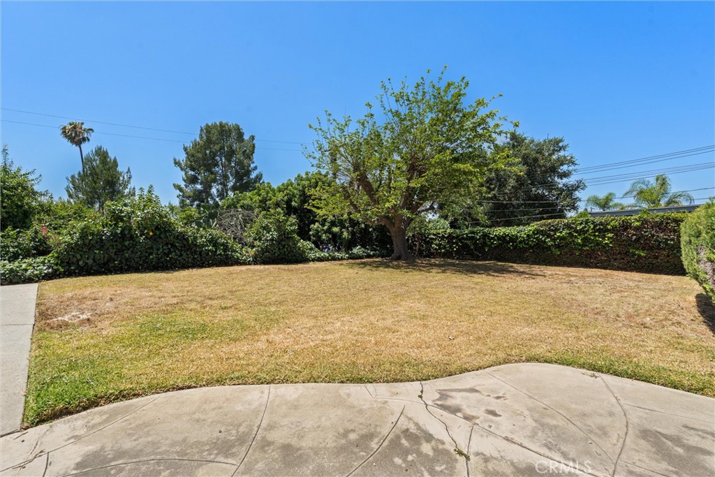 3412 N San Joaquin