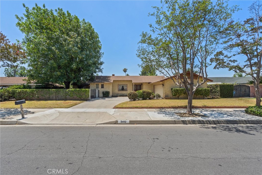 3412 N San Joaquin