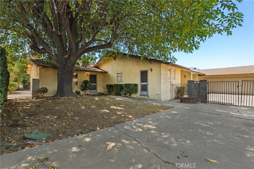 3412 N San Joaquin